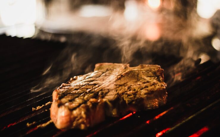 viande rouge grillée