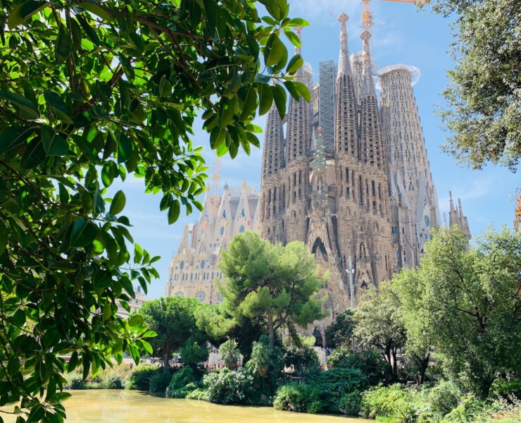 sagrada familia church basilica barcellona spain
